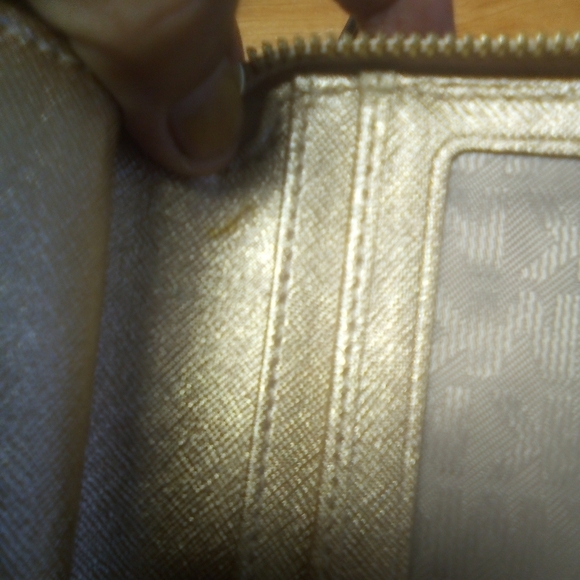 Michael Kors Metallic Rose Gold Cross Body Zip Around Wallet Purse - Picture 14 of 14